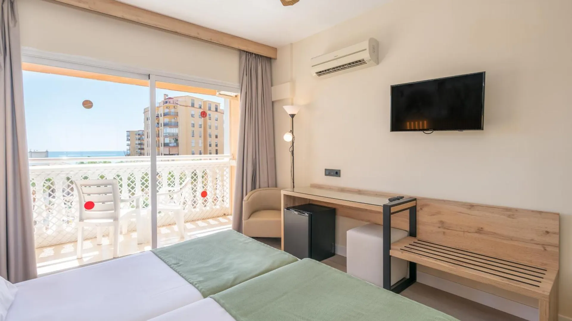 Hotel Parasol By Dorobe Torremolinos