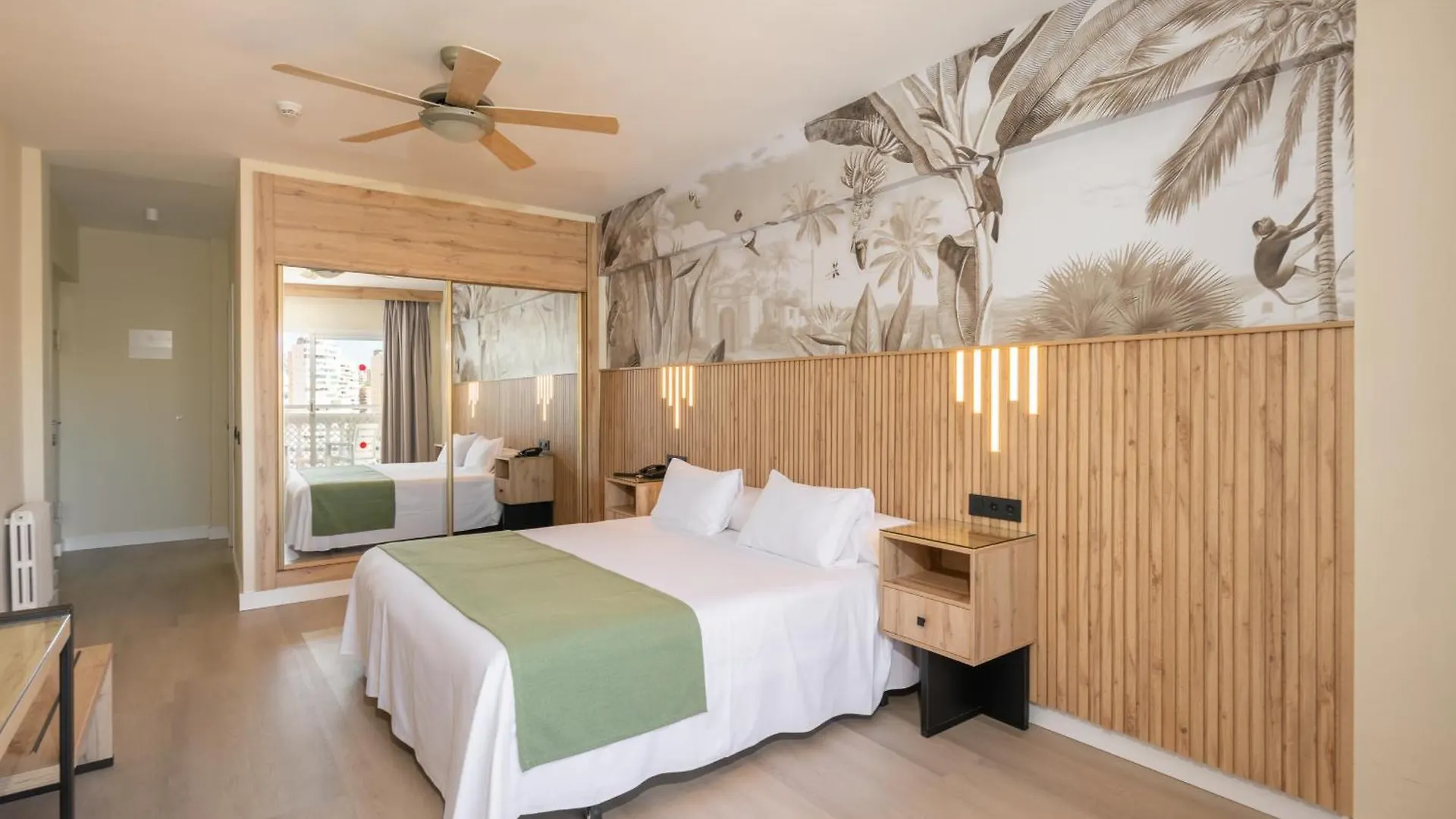 ****  Hotel Parasol By Dorobe Torremolinos Espagne