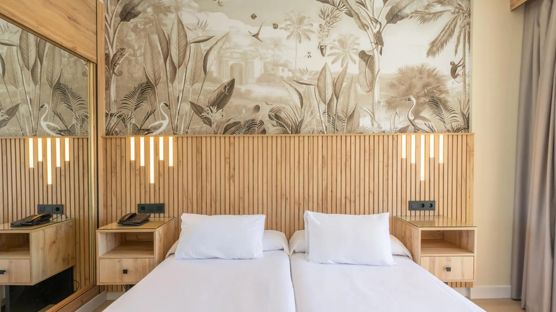 Hotel Parasol By Dorobe Torremolinos