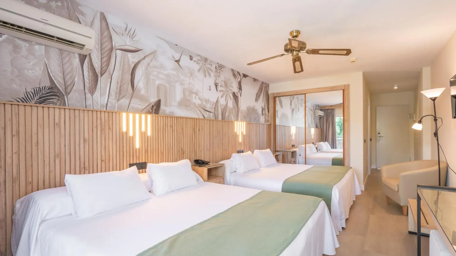 Hotel Parasol By Dorobe Torremolinos